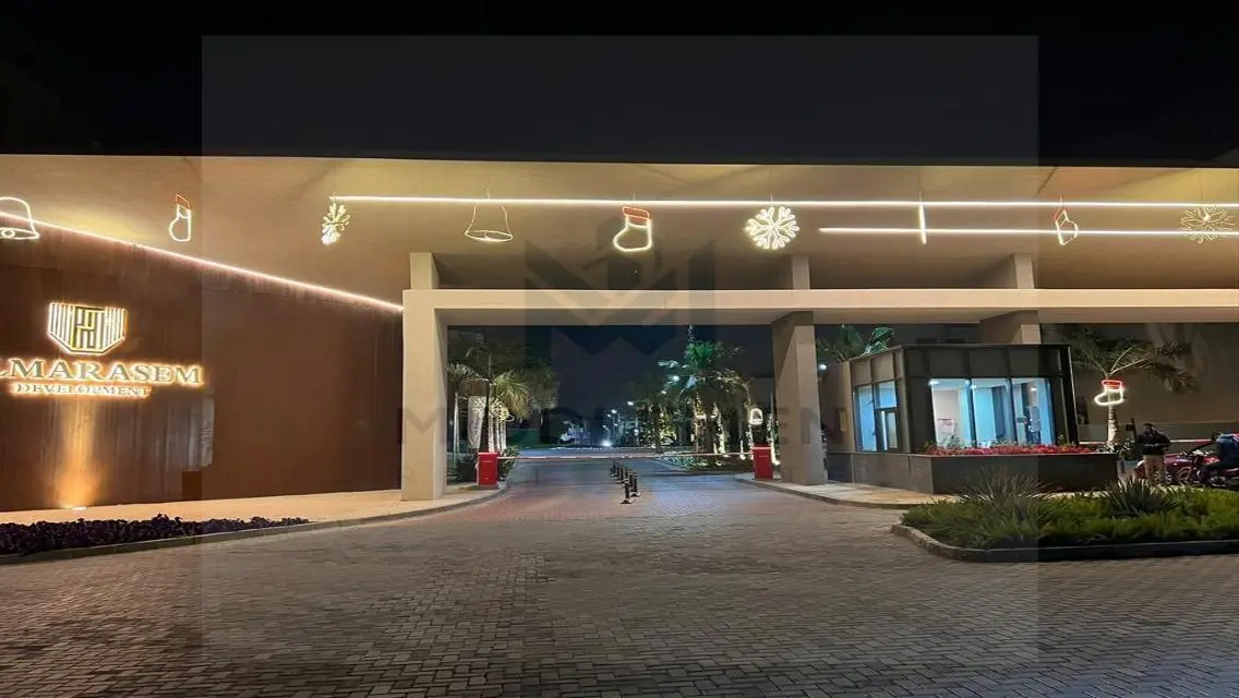 شقة فاخرة 250 متر مع جميع المرافق