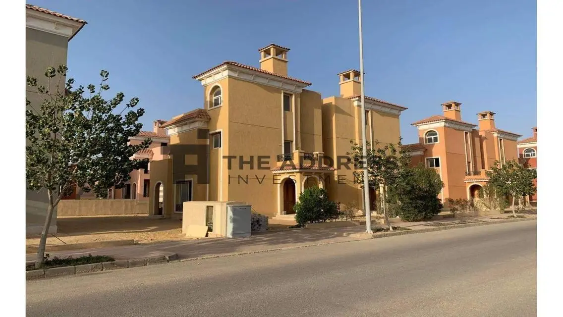 فيلا فاخرة للبيع بأفضل المواقع في مصر