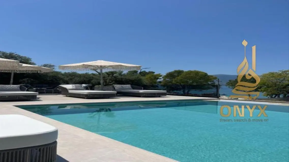 Luxury Villa in Mazarine City