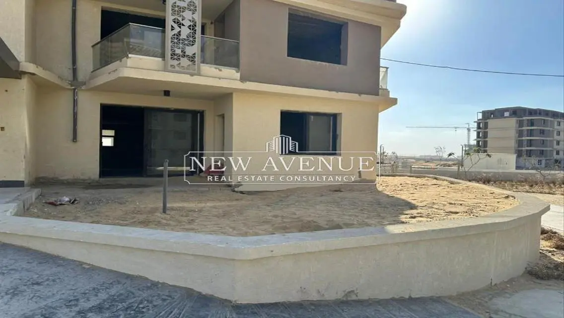 Apartment for Sale with 950 Square Meters in Prime Location