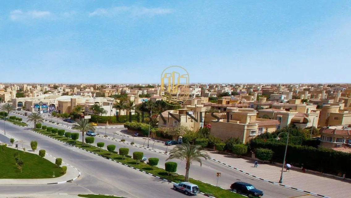 فيلا فاخرة للبيع بمساحة كبيرة