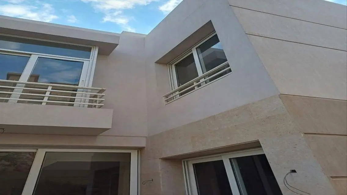 Luxurious Apartment with Shared Swimming Pool