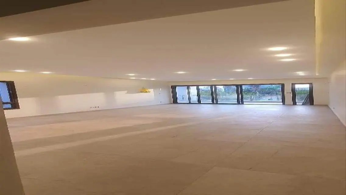 Luxury Furnished Villa with 181 sqm in 16 City