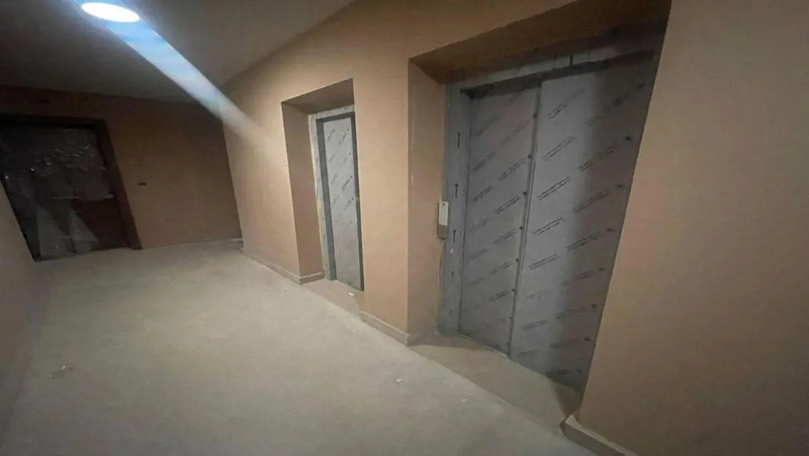 شقة فاخرة في قرية ويست دورا