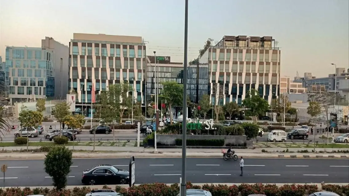 شقة فاخرة للبيع بمساحة واسعة