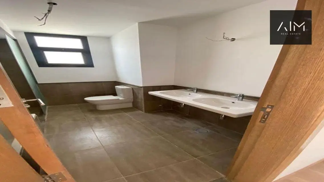 Luxurious Villa for Sale with Spacious Layout