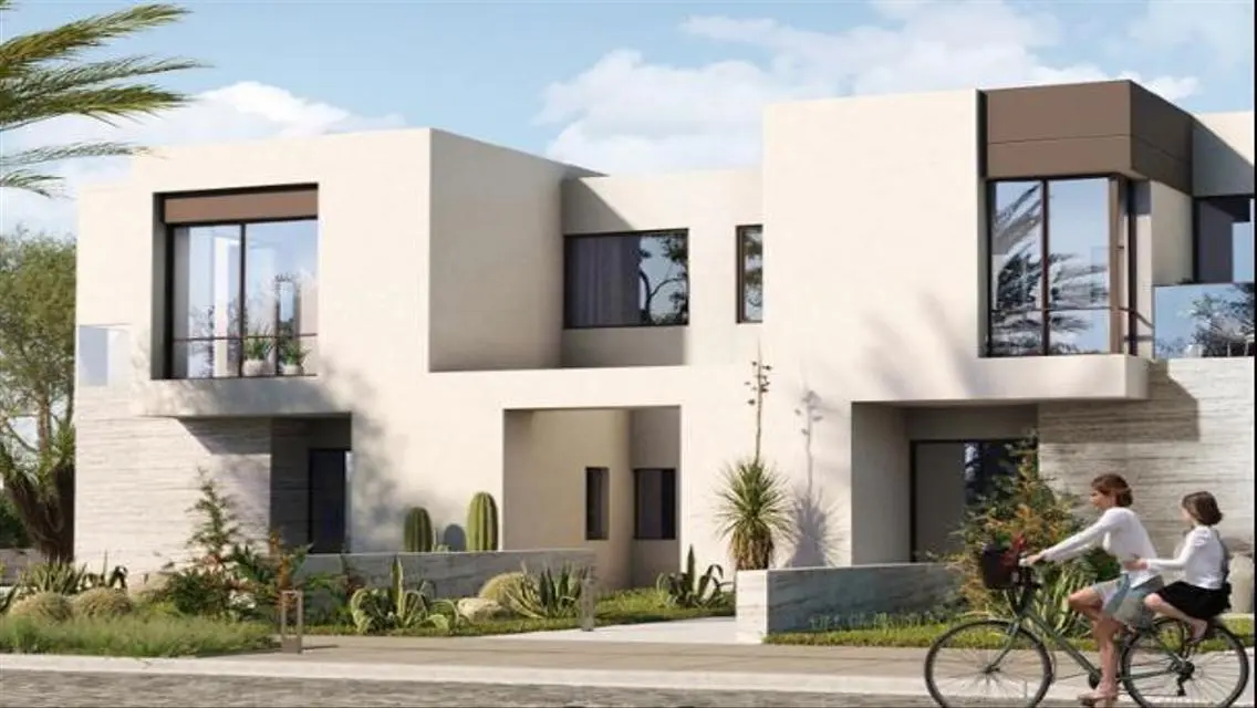 Luxury Apartment with Garden and Shared Pool