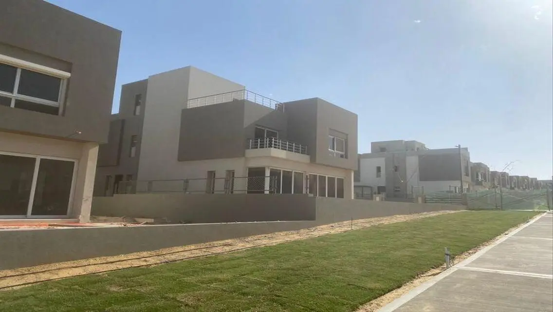 فيلا فاخرة بمساحة 2822 متر مربع