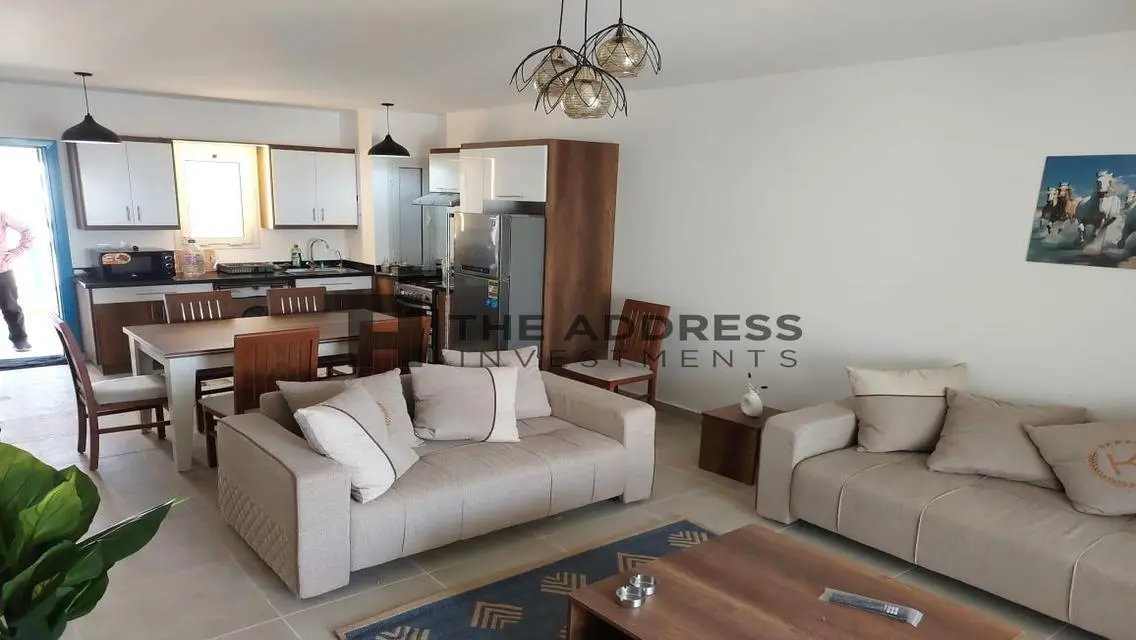 Luxury Villa Overlooking Lakes with Full Amenities