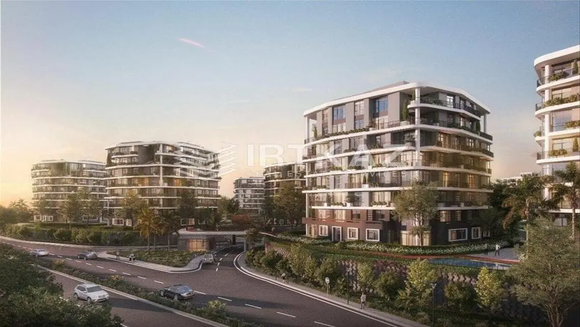 Luxury Apartment with Stunning Lake View