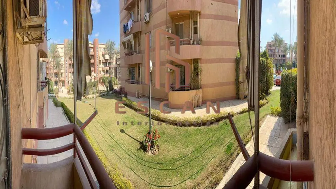 شقة رائعة مع شرفة وحديقة خاصة