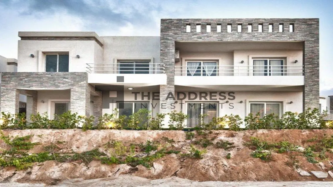 Luxury Villa for Sale with Spacious Design and Private Garden