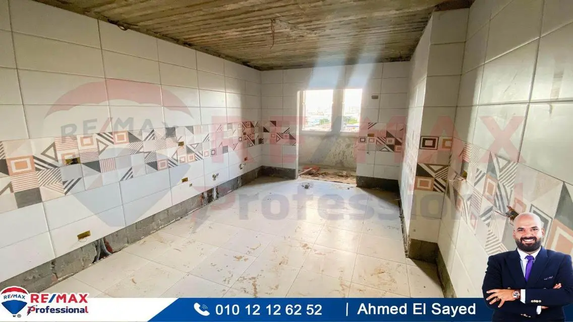 شقة فاخرة مع شرفة للبيع
