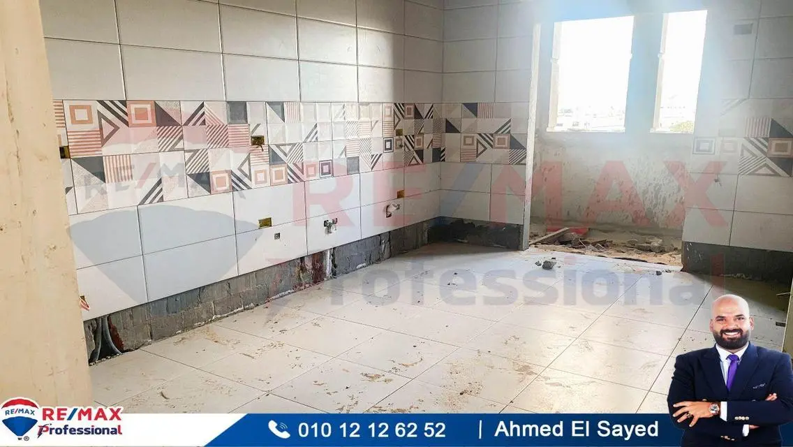 شقة فاخرة مع شرفة للبيع