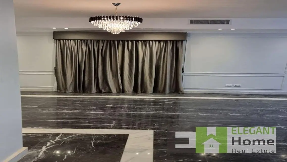 Luxurious Spacious Apartment with Elegant Design