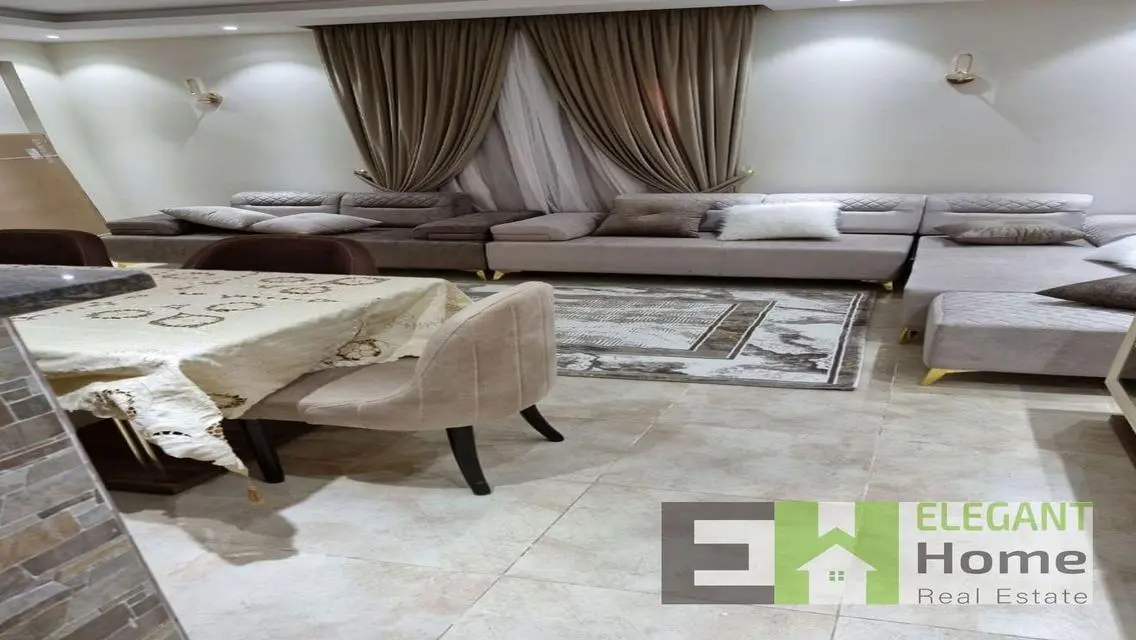 شقة فاخرة للايجار بمساحة 280 متر