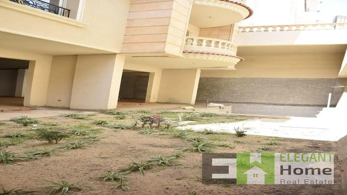 Luxury Villa For Sale with Private Pool, 3282 sqm