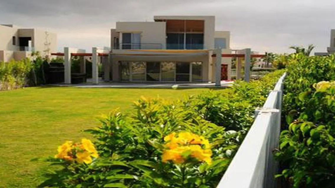 Luxury Apartment with Lake View in the City Center