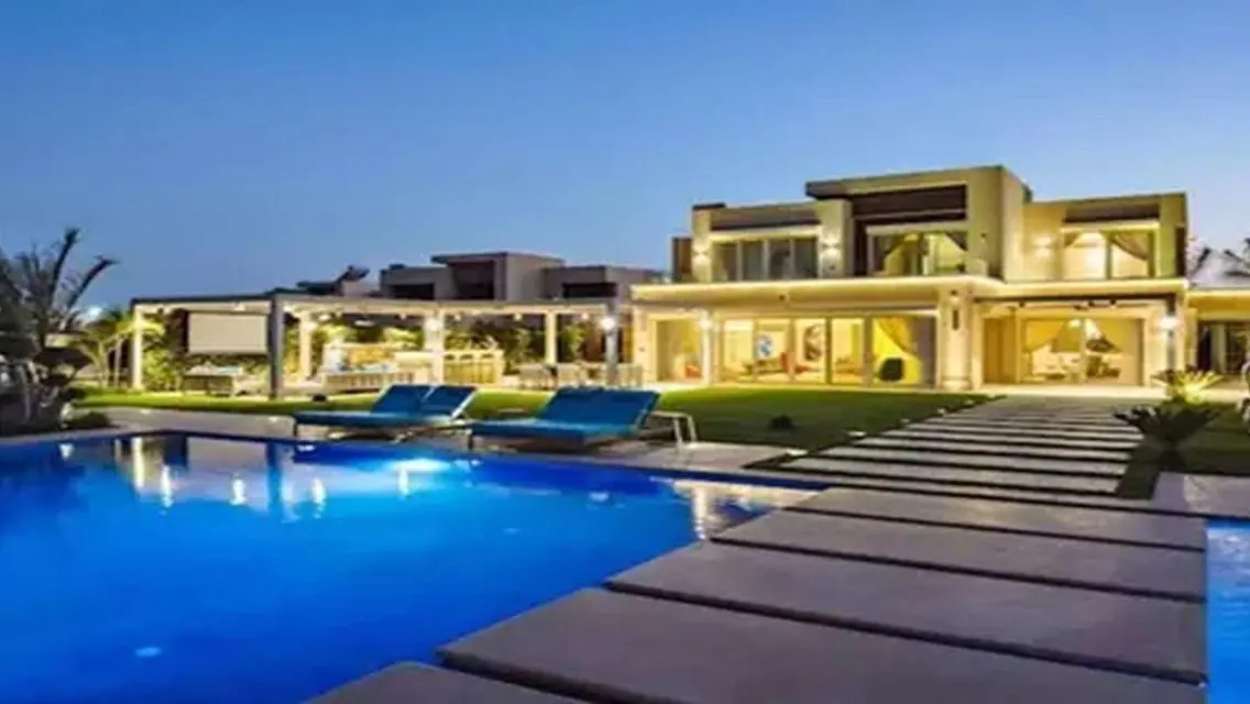 Luxury Apartment with Lake View in the City Center