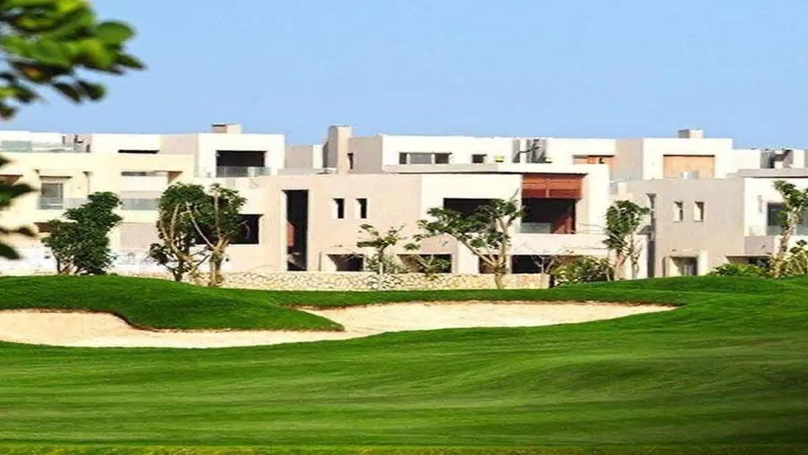 Luxury Apartment with Lake View in the City Center