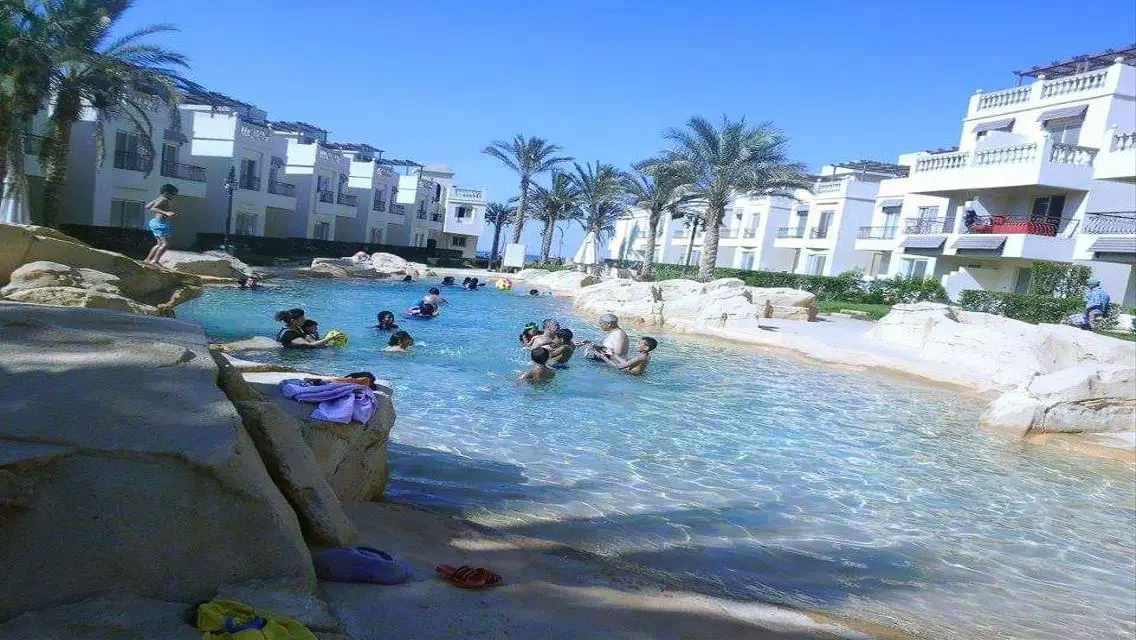 شقة فاخرة بمساحة 70 متر مربع مع مسبح مشترك