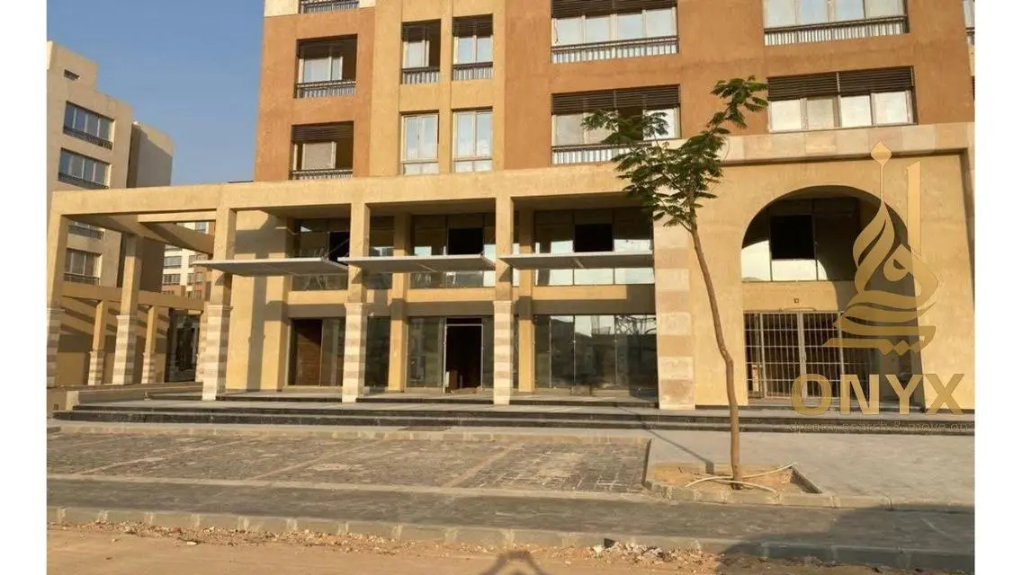 مساحة تجارية متاحة للإيجار بموقع متميز