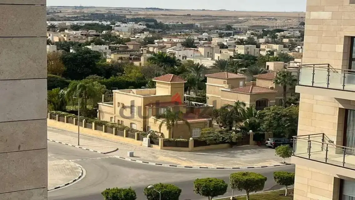شقة فاخرة للبيع في موقع مميز