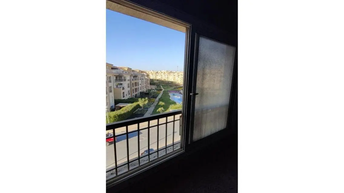 شقة رائعة بإطلالة رائعة للبيع