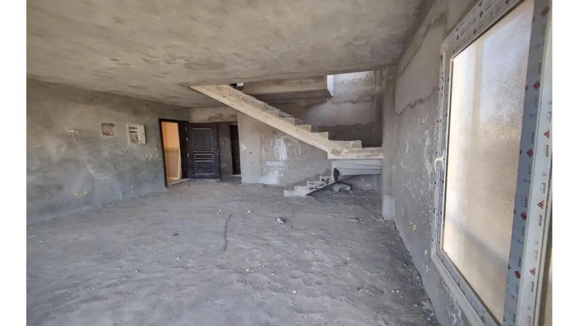 شقة رائعة بإطلالة رائعة للبيع