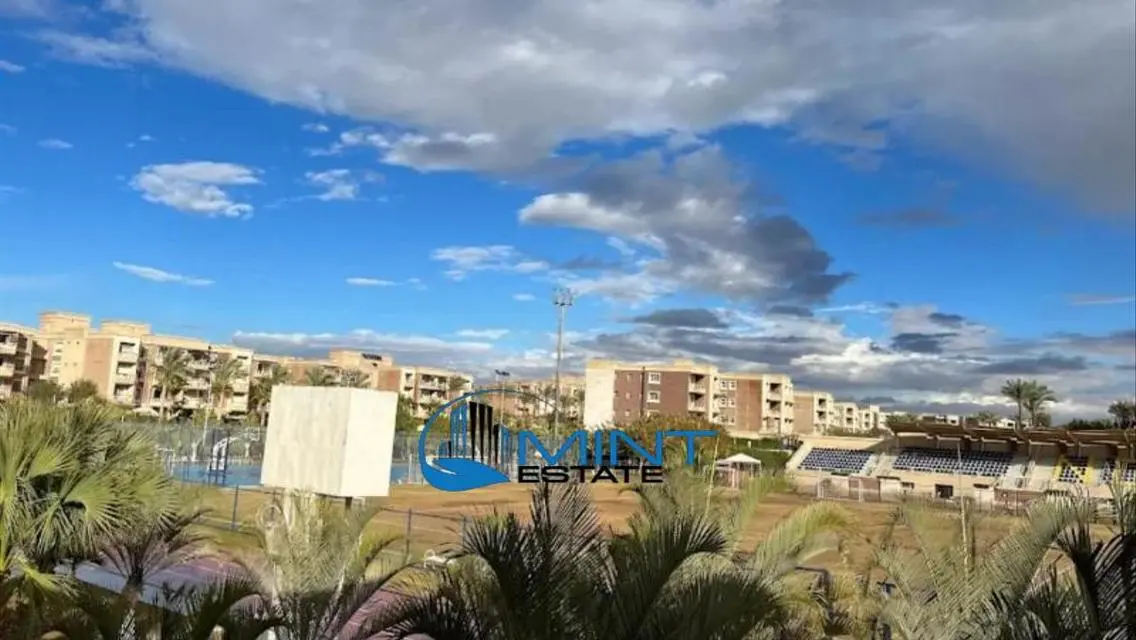 فيلا فاخرة في نيو جيزة بمساحة واسعة