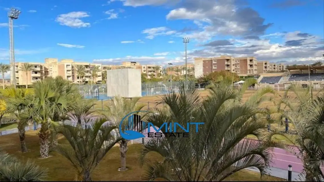 فيلا فاخرة في نيو جيزة بمساحة واسعة
