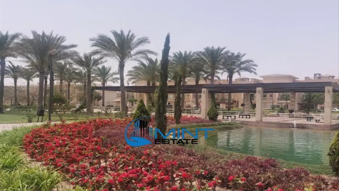 فيلا فاخرة في نيو جيزة بمساحة واسعة