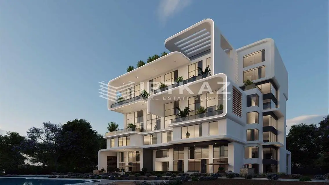 Luxury Apartment with Stunning Lake View