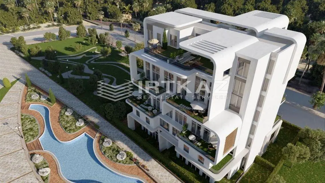 Luxury Apartment with Stunning Lake View