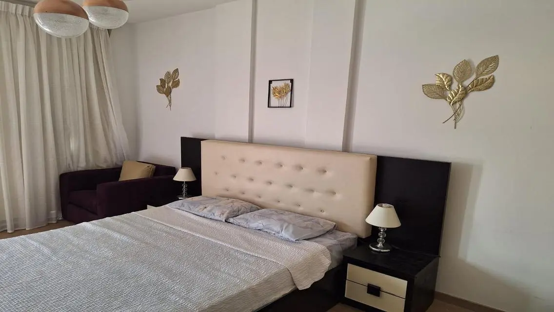 Luxury Apartment for Sale with 5 Rooms and Private Pool