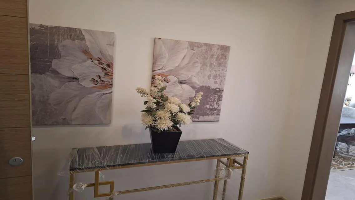 Luxury Apartment for Sale with 5 Rooms and Private Pool