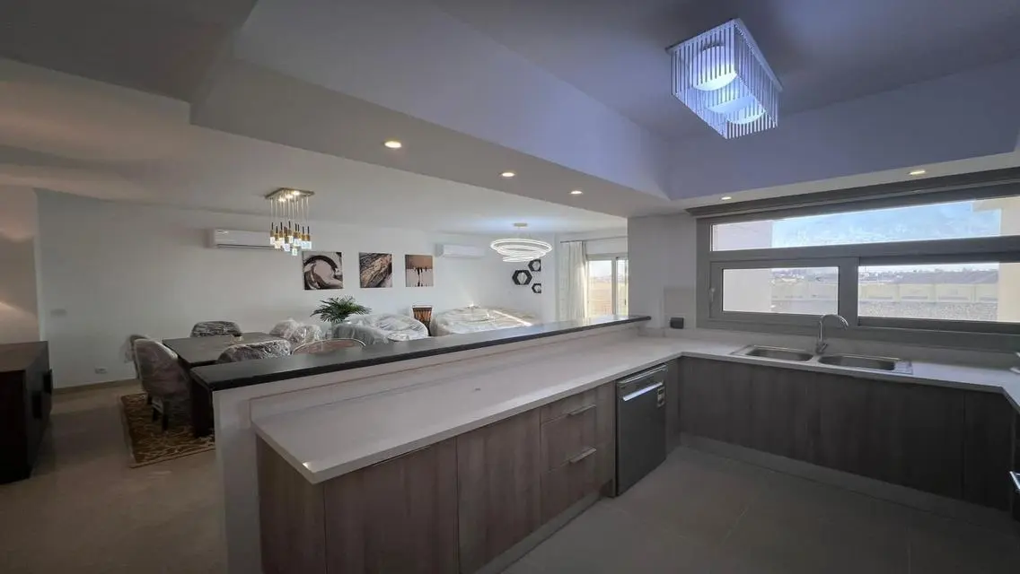 Luxury Apartment for Sale with 5 Rooms and Private Pool