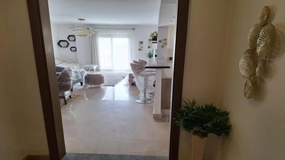 Luxury Apartment for Sale with 5 Rooms and Private Pool