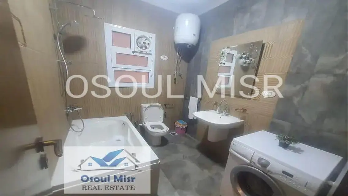شقة فاخرة للبيع بمساحة 33000 متر