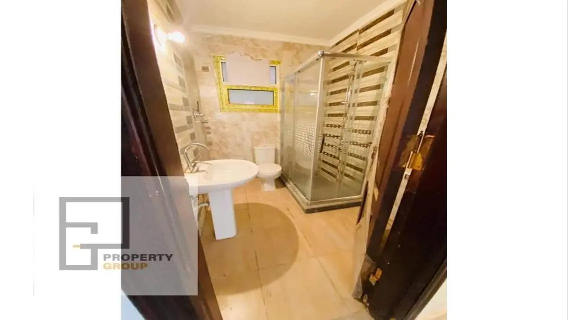 Luxury Apartment with 10 sqm Overlooking a Landmark