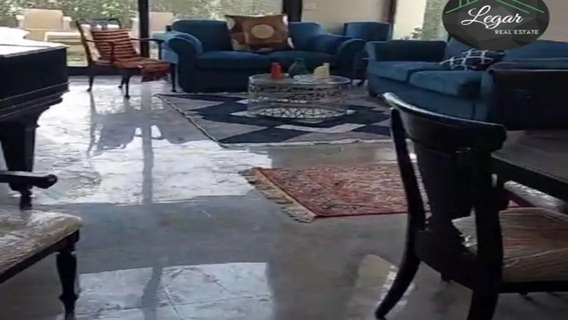 عقار تجاري متكامل في منطقة الأعمال