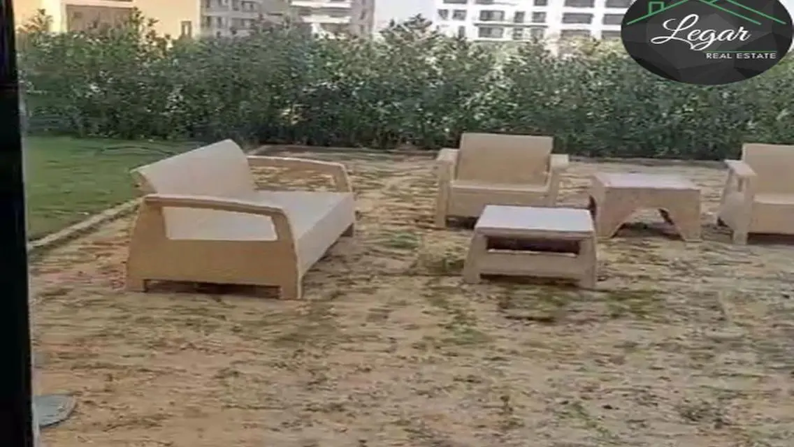 عقار تجاري متكامل في منطقة الأعمال
