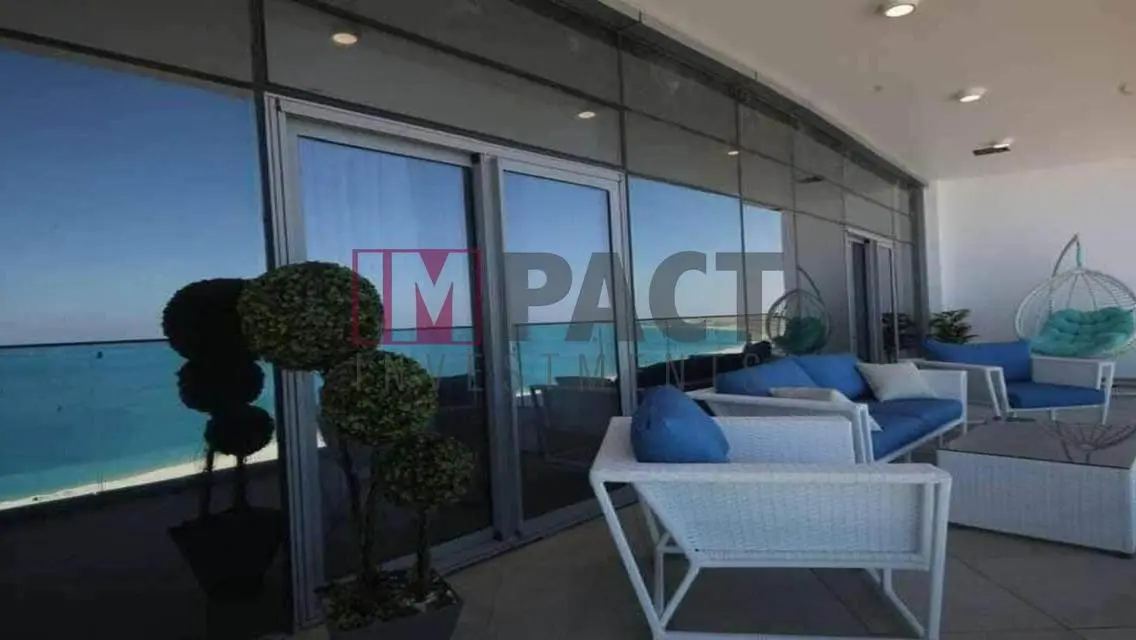 Luxurious Apartment with Stunning Lake Views