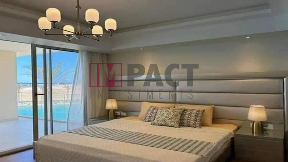 Luxurious Apartment with Stunning Lake Views