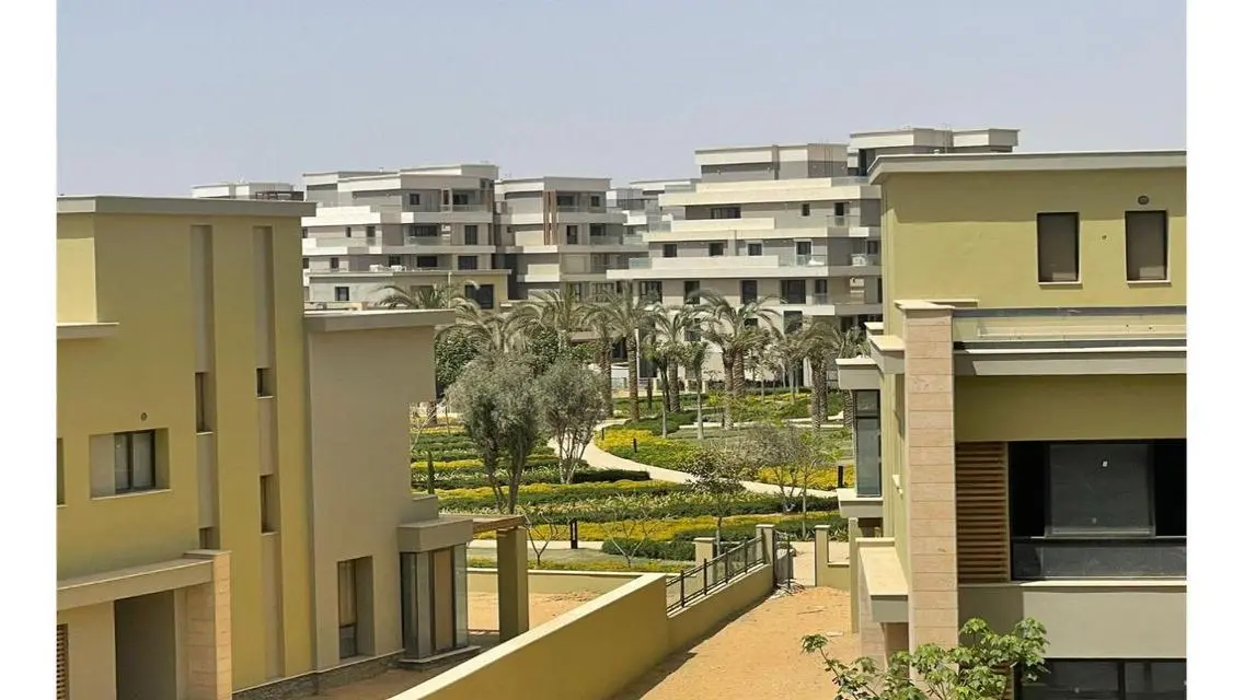 Luxury Apartment in Sky Condos Sodic
