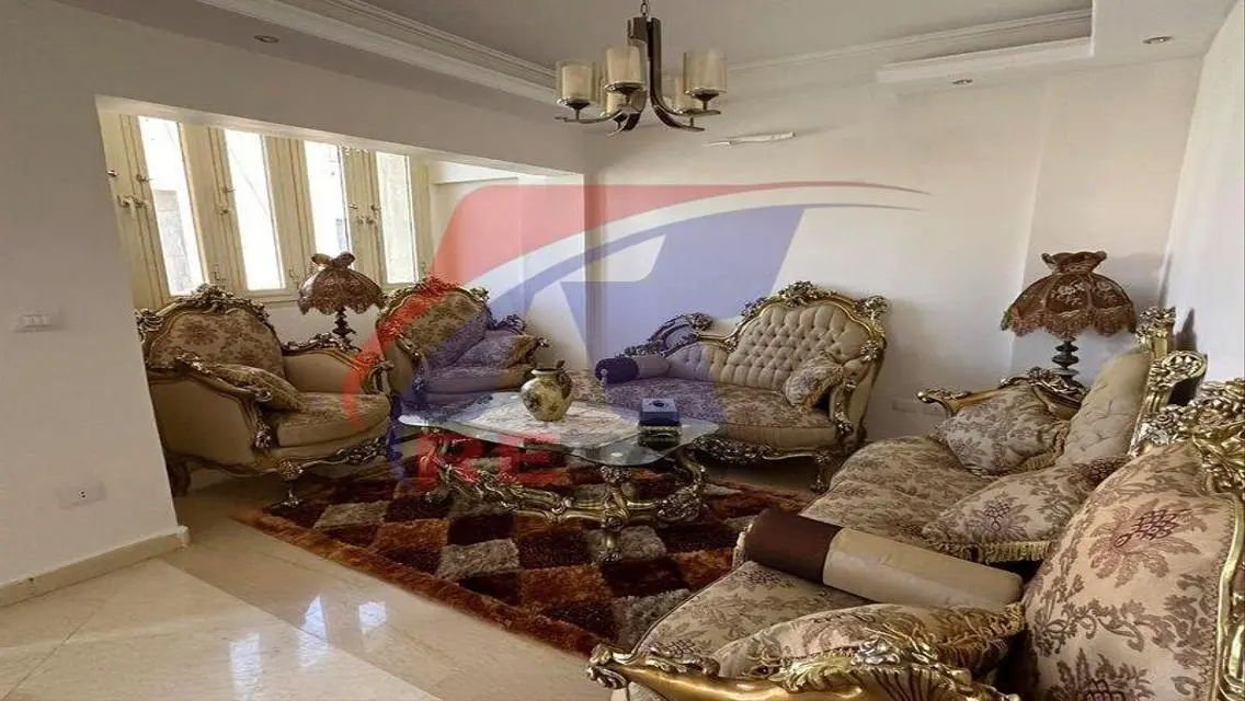شقة فاخرة للإيجار بمساحة 300 متر في قلب المدينة