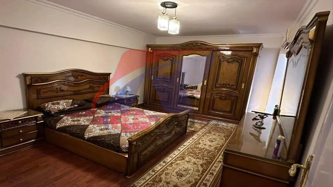 شقة فاخرة للإيجار بمساحة 300 متر في قلب المدينة