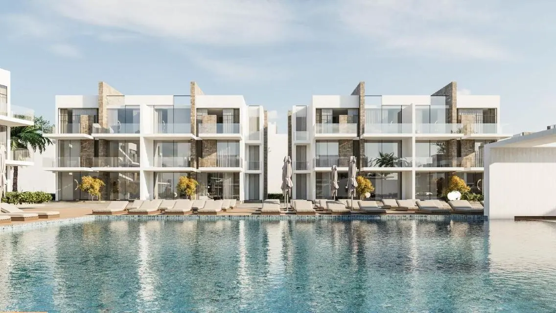 Luxury Apartment with Stunning Lake Views