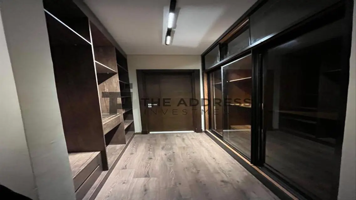 Exclusive Investment in AUC