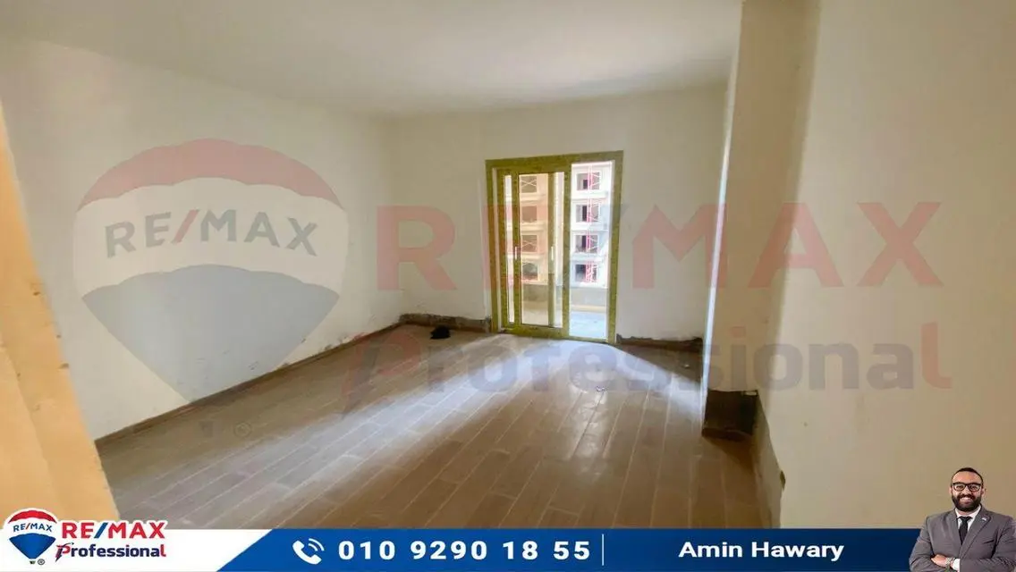 Luxury Apartment with Balcony and Security Guard